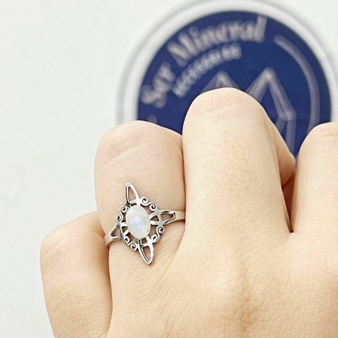 ANILLO NUDO DE BRUJA ACERO ADULARIA ( piedra de la luna )