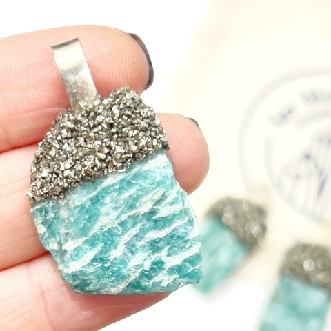 DIJE DE ALPACA AMAZONITA Y PIRITA