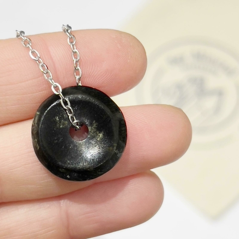 COLLAR PI ONIX NEGRO CON CADENA DE 50 CM