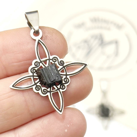 NUDO DE BRUJA MEDIANO ACERO TURMALINA NEGRA EN BRUTO