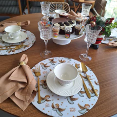 KIT CAPA SOUSPLAT NATALINO ANJINHO + GUARDANAPO BEGE - 2 LUGARES na internet