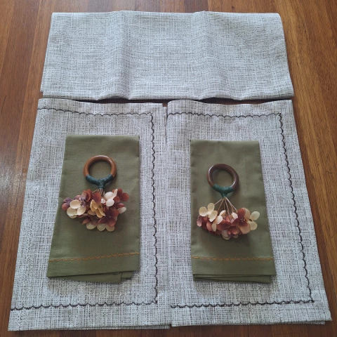 KIT JOGO AMERICANO BEGE RAJADO 2 LUGARES + TRILHO RAJADO - comprar online