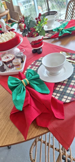 KIT CAPA SOUSPLAT XADREZ NATALINO + GUARDANAPO VERMELHO - 2 LUGARES na internet