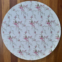 KIT CAPA DE SOUSPLAT FLORAL BRANCO + GUARDANAPO ROSA - 2 LUGARES na internet