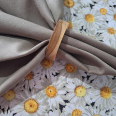 KIT CAPA DE SOUSPLAT MARGARIDAS + GUARDANAPO CINZA - 2 LUGARES - loja online