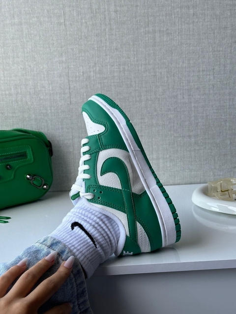 NIKE DUNK VERDE BANDEIRA