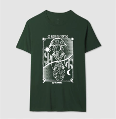 Camiseta de algodão com estampa reis do sertão.