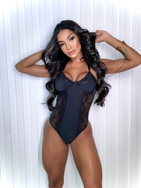 BODY MONIQUE