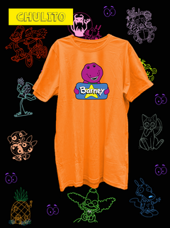 REMERA BARNEY LOGO - CHULITO