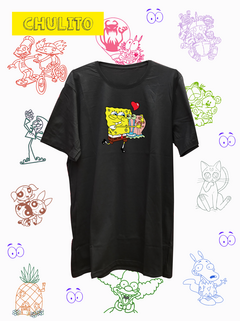 REMERA BOB ESPONJA ABRAZO GARY - tienda online