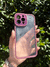 iPhone 12/13 Pro Max Acrilica Bordes Fucsia con Protección de Camara