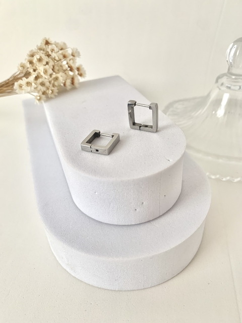 Brinco Argola Click Quadrada Clássica em Aço Prata - comprar online