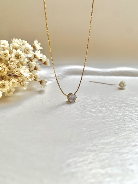 Colar Ponto de Luz Extra Fino em Aço inoxidável Dourado - comprar online