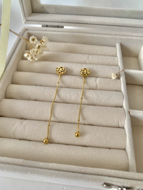 Brinco Rosa com Fio em Aço Inoxidável Dourado