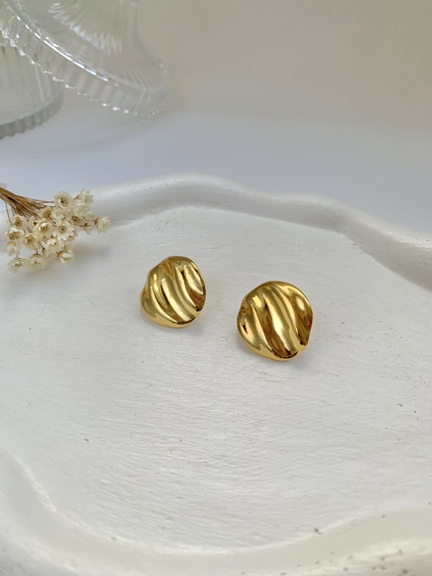 Brinco Maximalista Redondo em Aço Inoxidável Dourado - comprar online