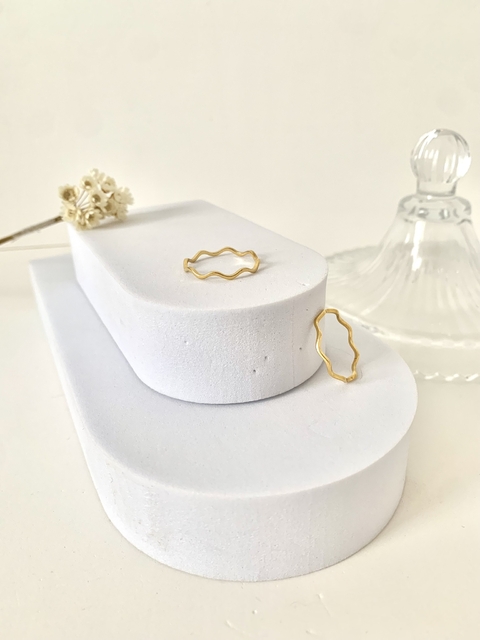 Anel Minimalista Onda em Aço inoxidável Dourado - comprar online