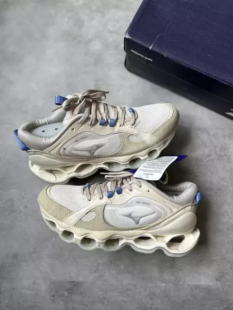 Mizuno Prophecy Beta 2 - BEGE E BRANCO