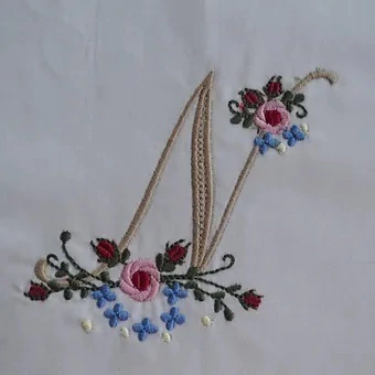 Bordado Monograma Clássico N