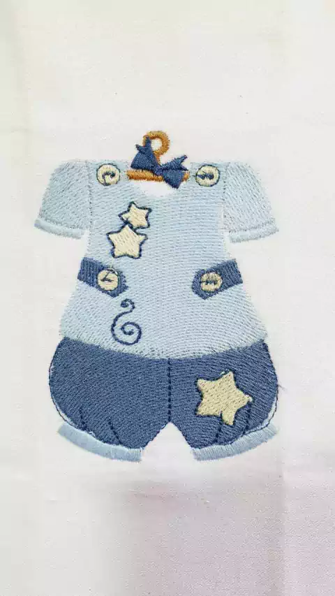 macacão baby no linho