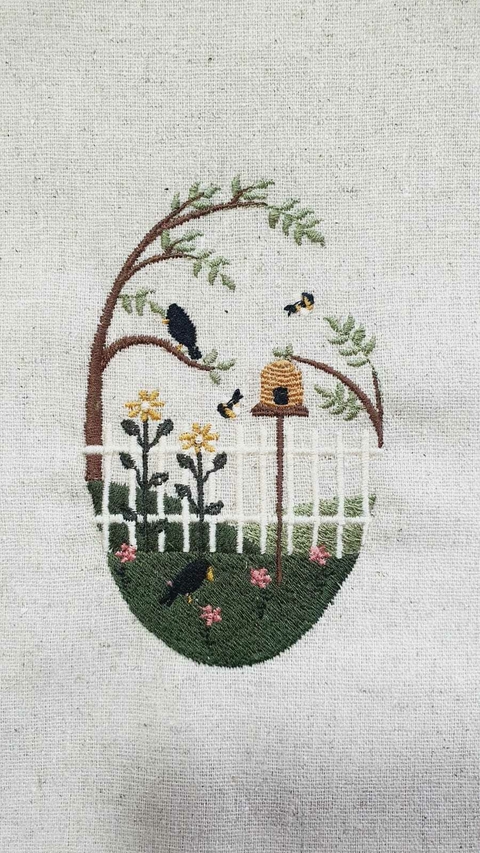 Paisagem oval 01 - Abelha e Pássaro