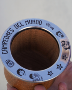 Mate de algarrobo personalizado en internet