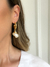 Brinco Concha com Detalhes Dourados Banhado a Ouro 18k - comprar online