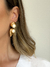 Brinco Pendente Duas Pérolas com Dourado Banhado a Ouro 18k - comprar online