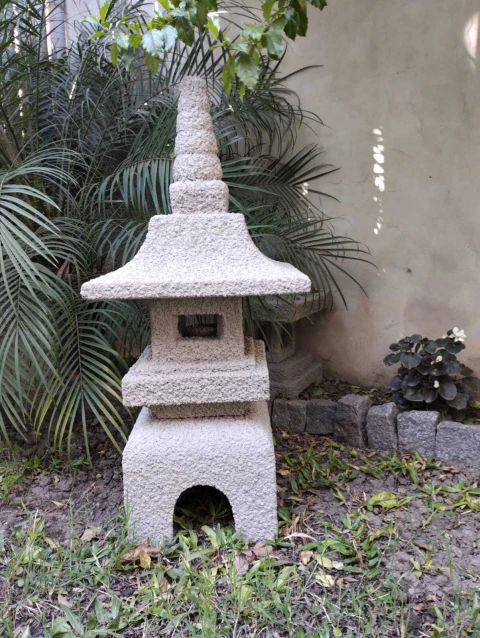 FAROL JAPONES DE JARDIN en internet