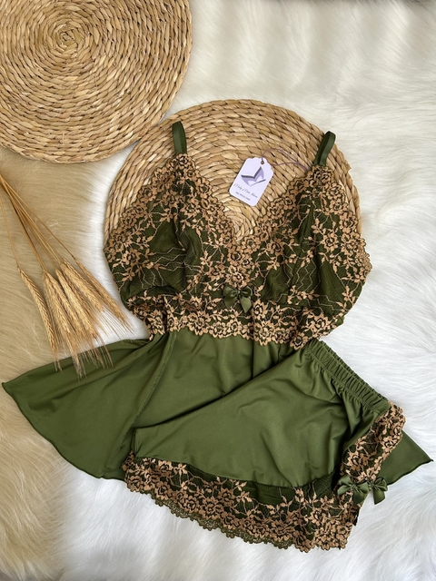 Baby Doll Miely em Microfibra Ligalight e Renda - Verde Militar com Renda Camurça