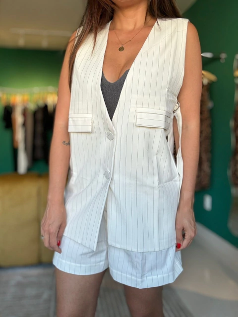 Short alfaiataria risca de giz