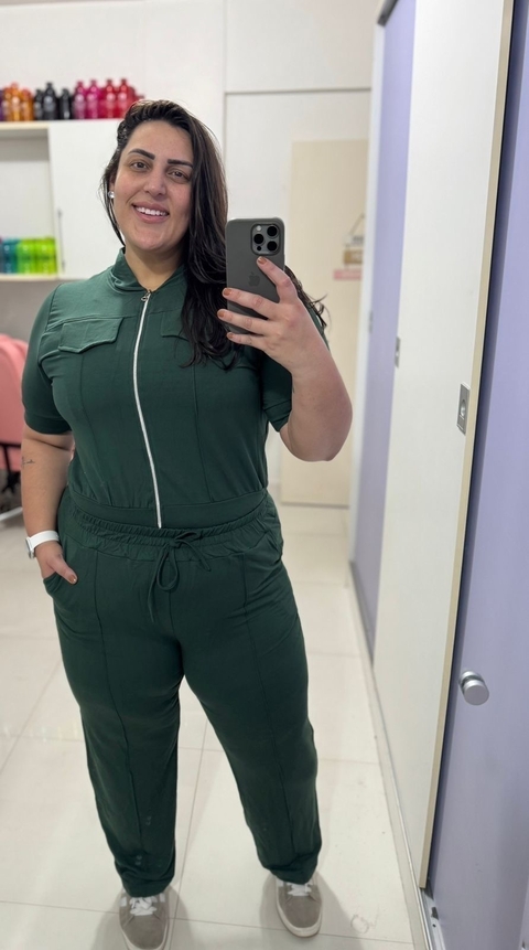 CONJUNTO MOLETINHO BLUSA ZÍPER COM PANTALONA PLUS SIZE - VERDE MUSGO - comprar online