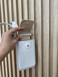 Porta celular hueso CLOĒ en internet