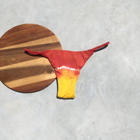 Calcinha Rolitê Fio Tie Dye