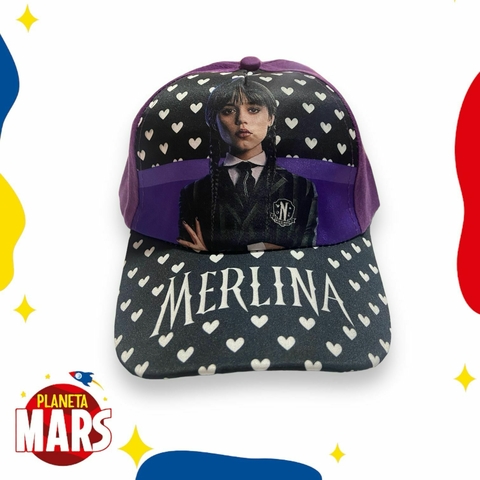 Gorra común Merlina (corazones)