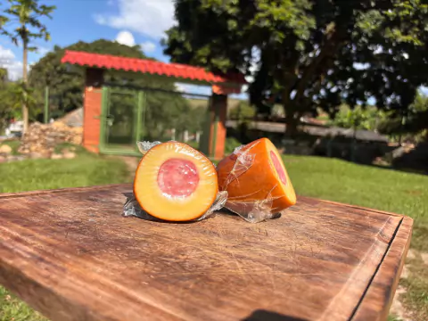 Queijo Provolone Recheado com Calabresa