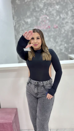 Body Costa nua na internet