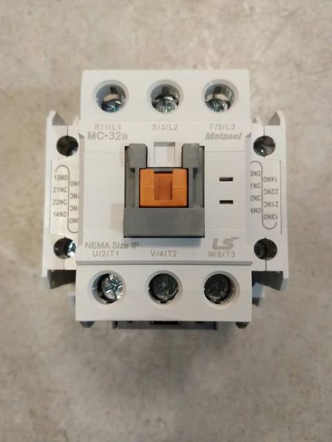 CONTACTOR MC-32A 220VCA