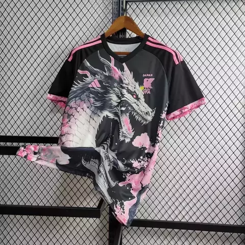 Camisa Japão Edição especial 24/25 - Torcedor Adidas Masculina - Preta com detalhes em rosa - comprar online