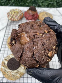 20 RECETAS DE COOKIES RELLENAS Y CRUMBL COOKIES - buy online