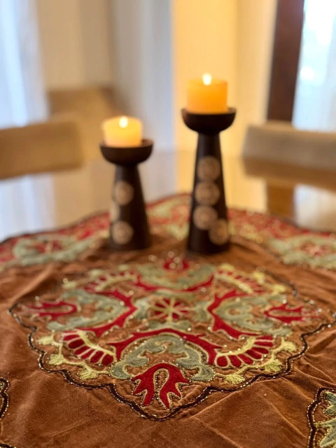 Panel Bordado Velvet Marrón - comprar online