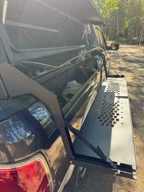 Mesa lateral articulada para Rack de caçamba Ram 2500 - comprar online