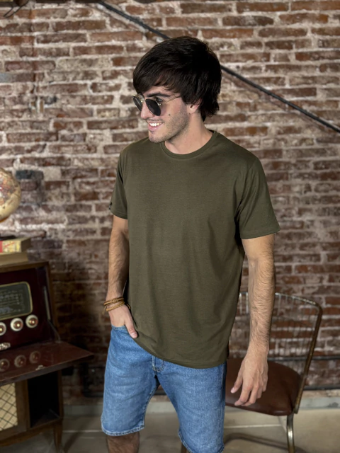 REMERA BROKEN HILL NEW BASIC "MILITAR"