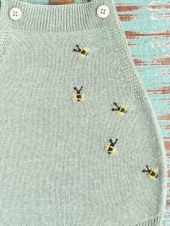 Romper Abelhas Natu bebê. Vista seu bebê com muito estilo e respeito ao meio ambiente. Roupinhas de bebê com muita qualidade e estilo. Nos tamanhos P, M e G.