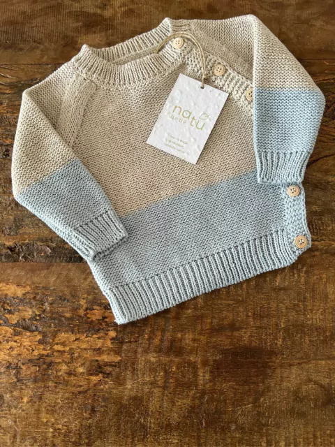 Blusinha de bebê quentinha e cheia de estilo. Conheça a coleção completa da Natu bebê. Roupinhas modernas, produzidas com fio hipoalergênico de qualidade!