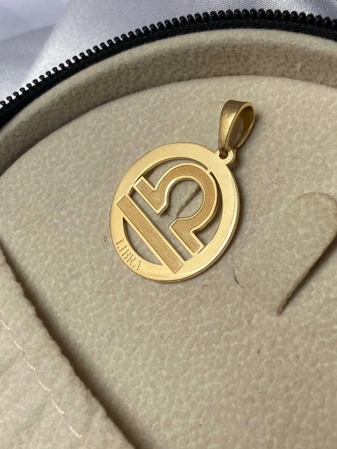 COLAR VAZADO COM SIGNO