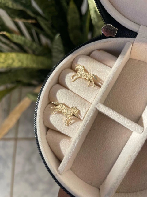 Brinco Cavalo Geométrico - comprar online