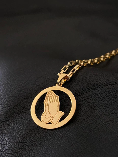 Pingente Mãos em Oração | masculino - comprar online