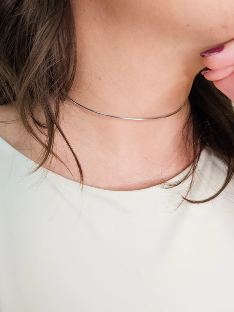 Colar Choker Estruturada Nara Banho Ródio Branco - comprar online