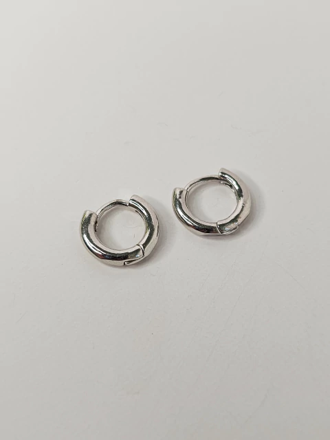 Brinco Argola Line Lisa Clara P Banho Ródio Branco - comprar online