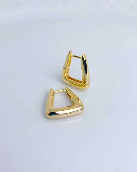 Brinco Argola Triângulo Click G